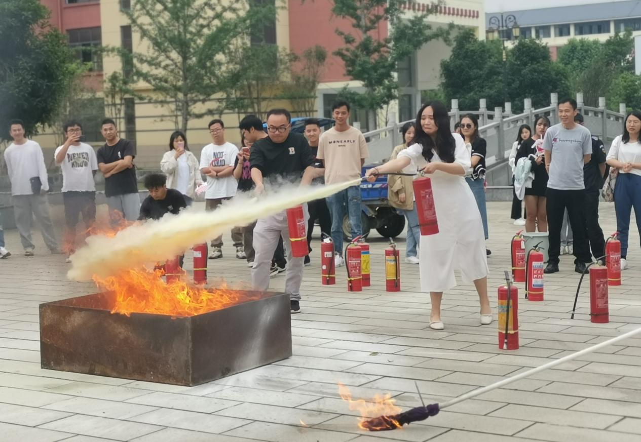 关注消防，生命至上——beat365官网大学城校区开展消防安全知识培训讲座及消防演练活动